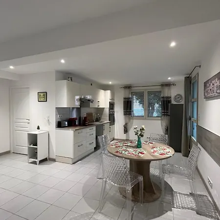 F2 Rez De Entre Et Montagne Apartment *