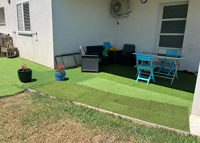 Appartamento F2 Rez De Entre Et Montagne *